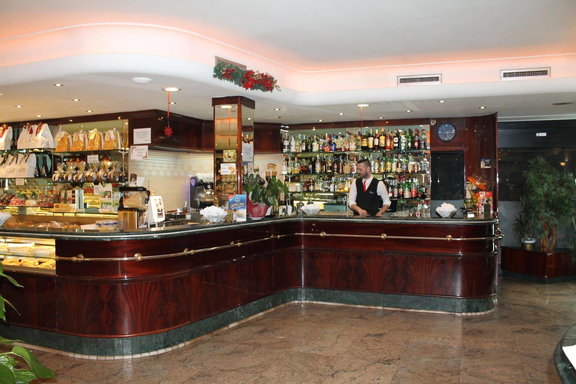Hotel Vitti Рим Екстер'єр фото